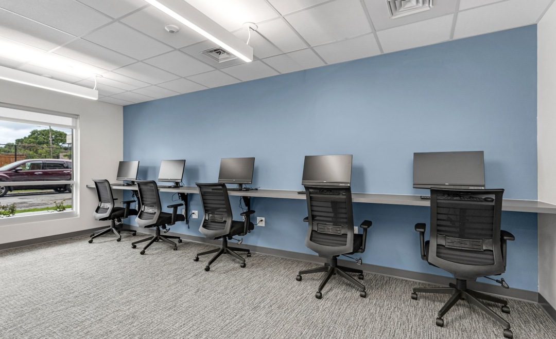 Desk & Computer Setup